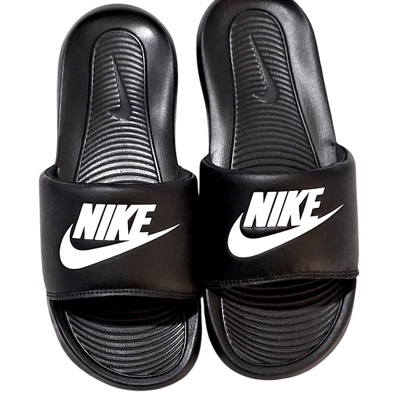 Nike VICTORI ONE Black Slide Sandals WOMEN'S SIZE 7 NWOT NEW - Picture 2 of 6